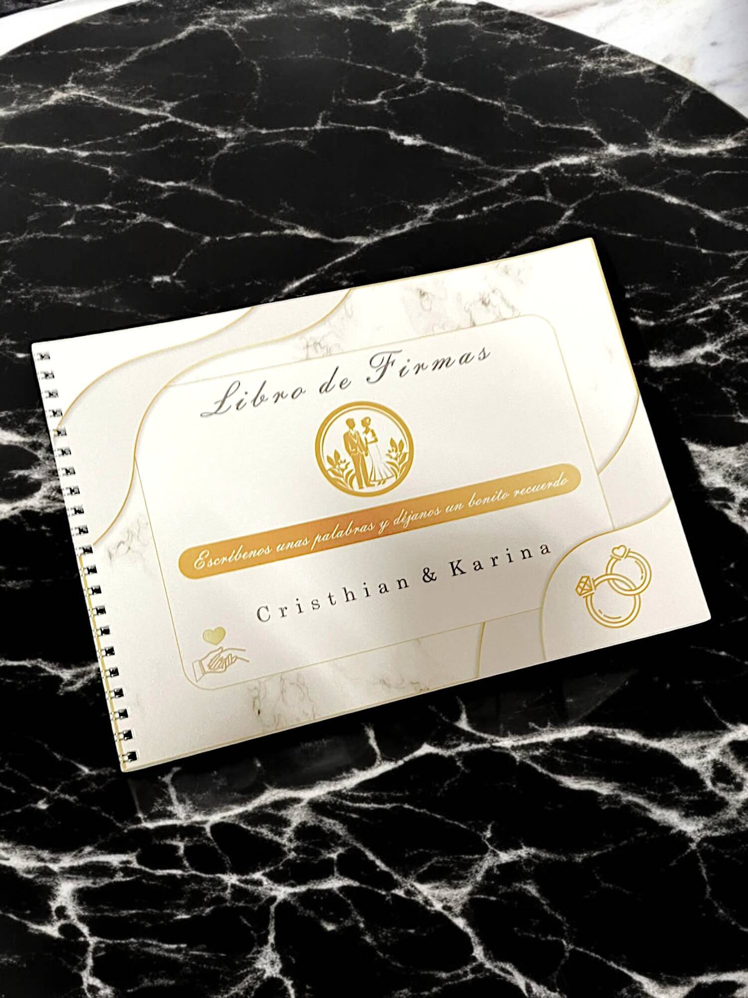 Libro diseñado y producido para firma de Bodas