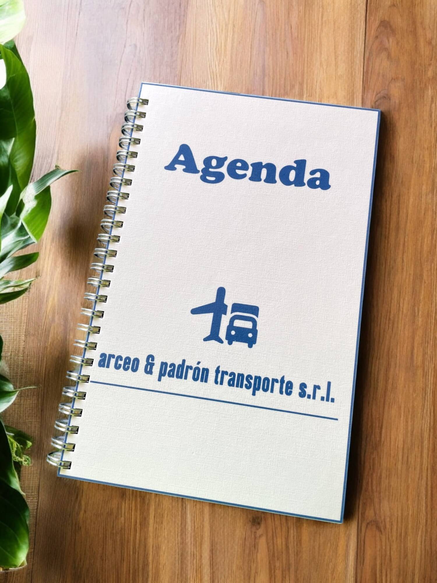 Agenda Corporativa de tapa gruesa personalizada producida por Fabrikios