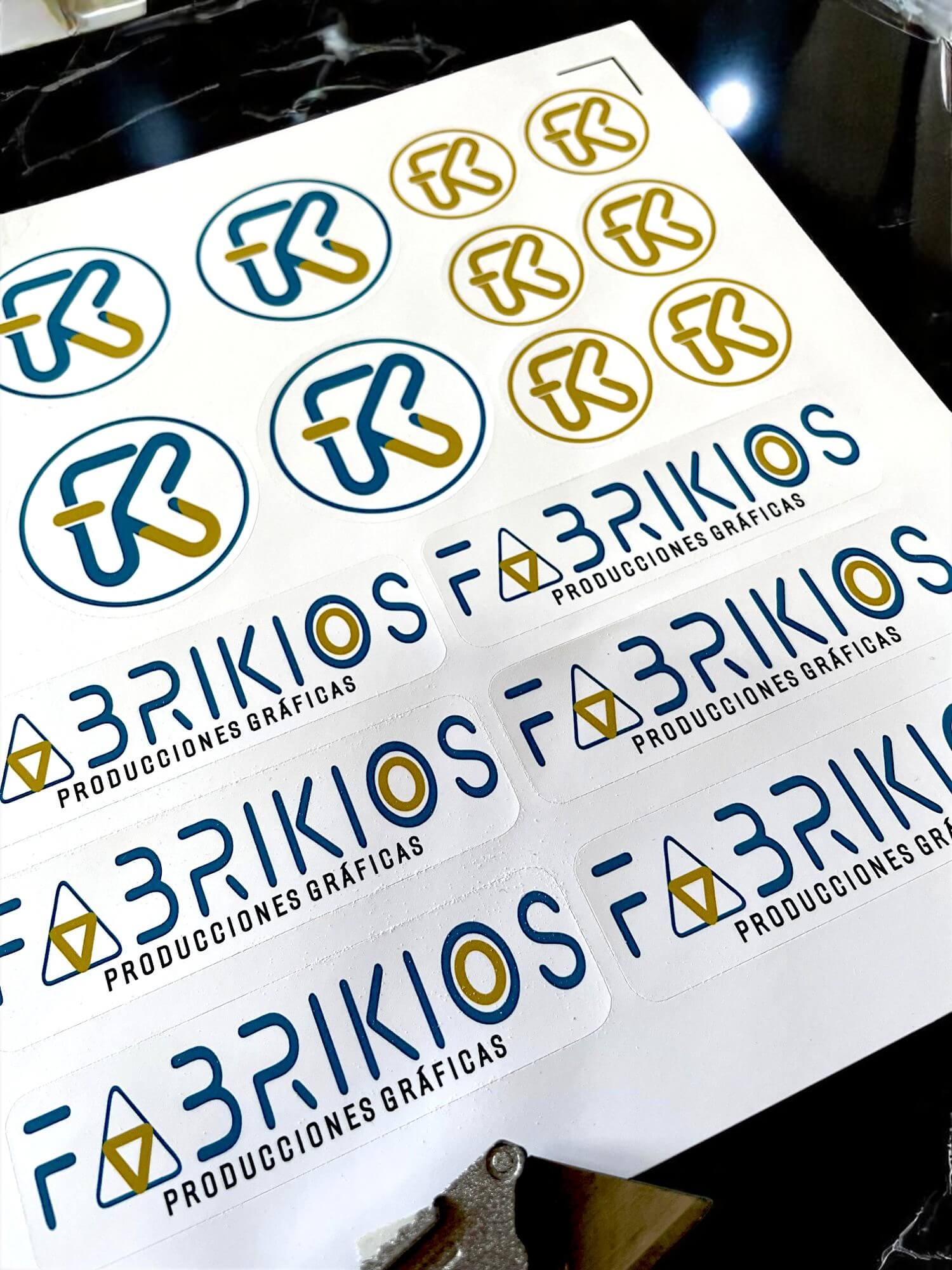 Pliego de pegatinas de Fabrikios