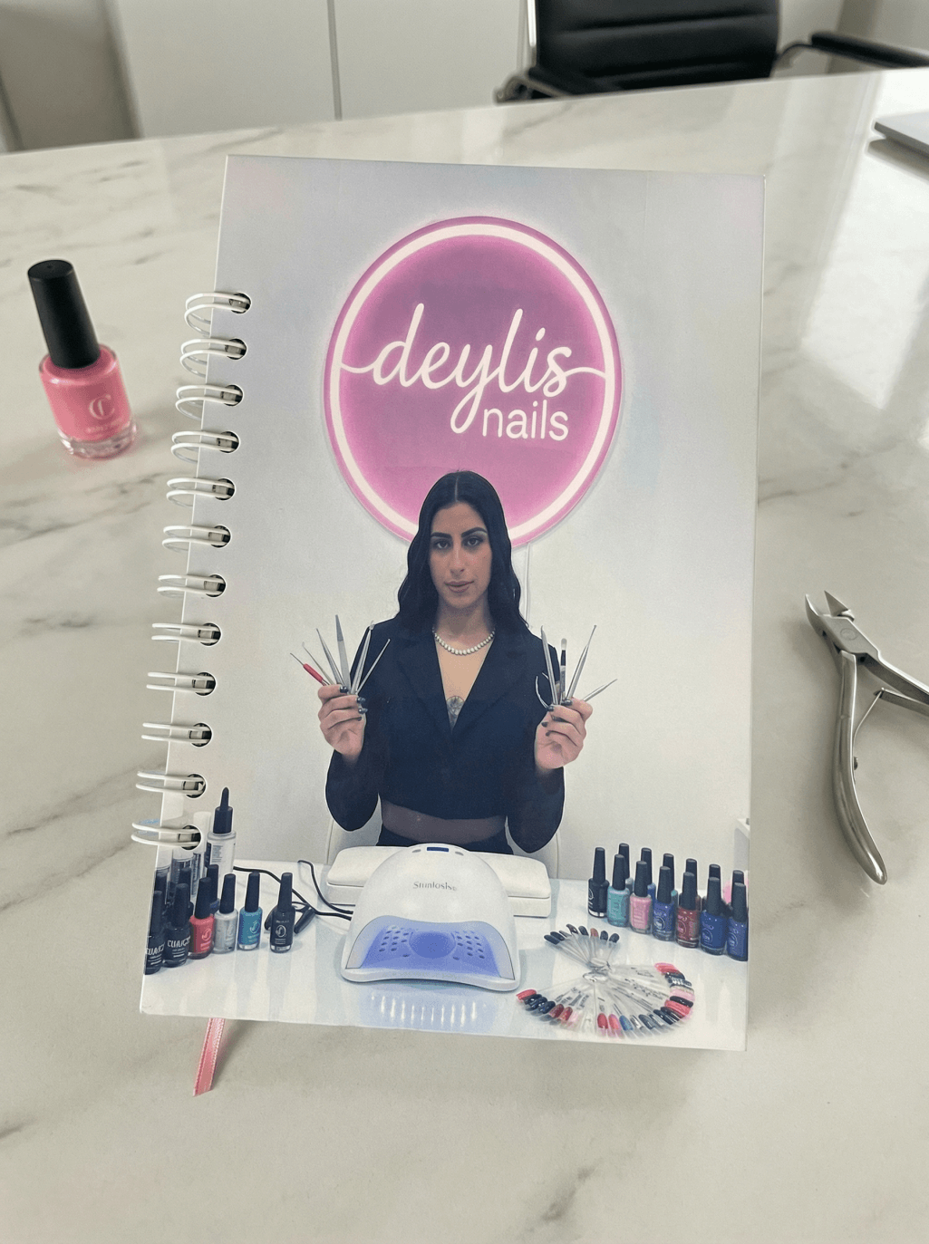 agenda nails
